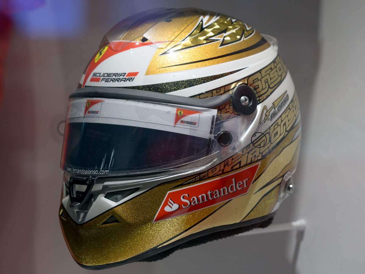 Photo of the Fernando Alonso Singapore Grand Prix 2011 helmet