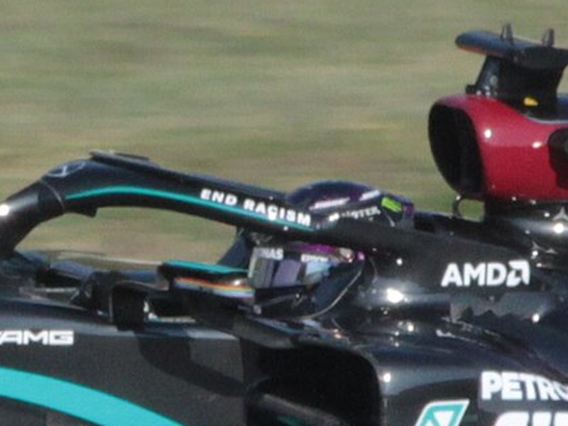 Photo of the Lewis Hamilton 2020 season helmet