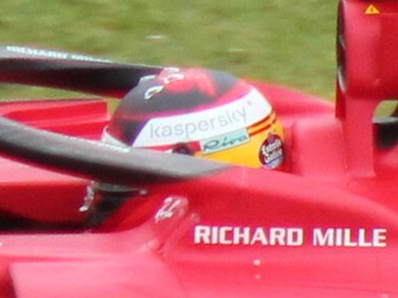 Photo of the Carlos Sainz 2021 season helmet