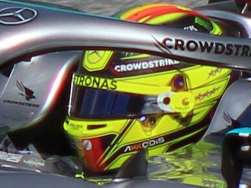 Photo of the Lewis Hamilton 2022 season helmet