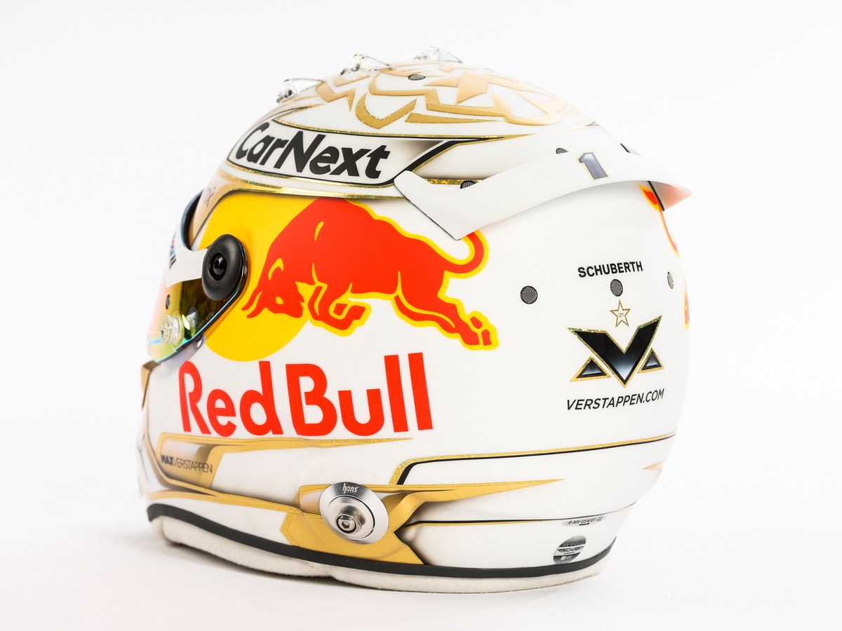 Photo of the Max Verstappen 2022 season helmet, photo 4