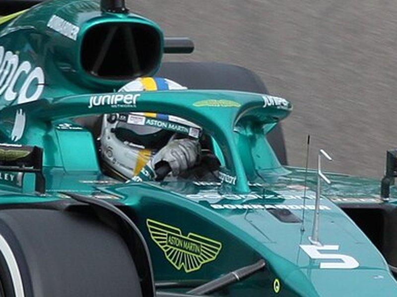 Photo of the Sebastian Vettel 2022 season helmet