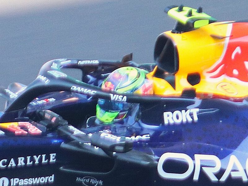 Photo of the Isack Hadjar 2026 season helmet