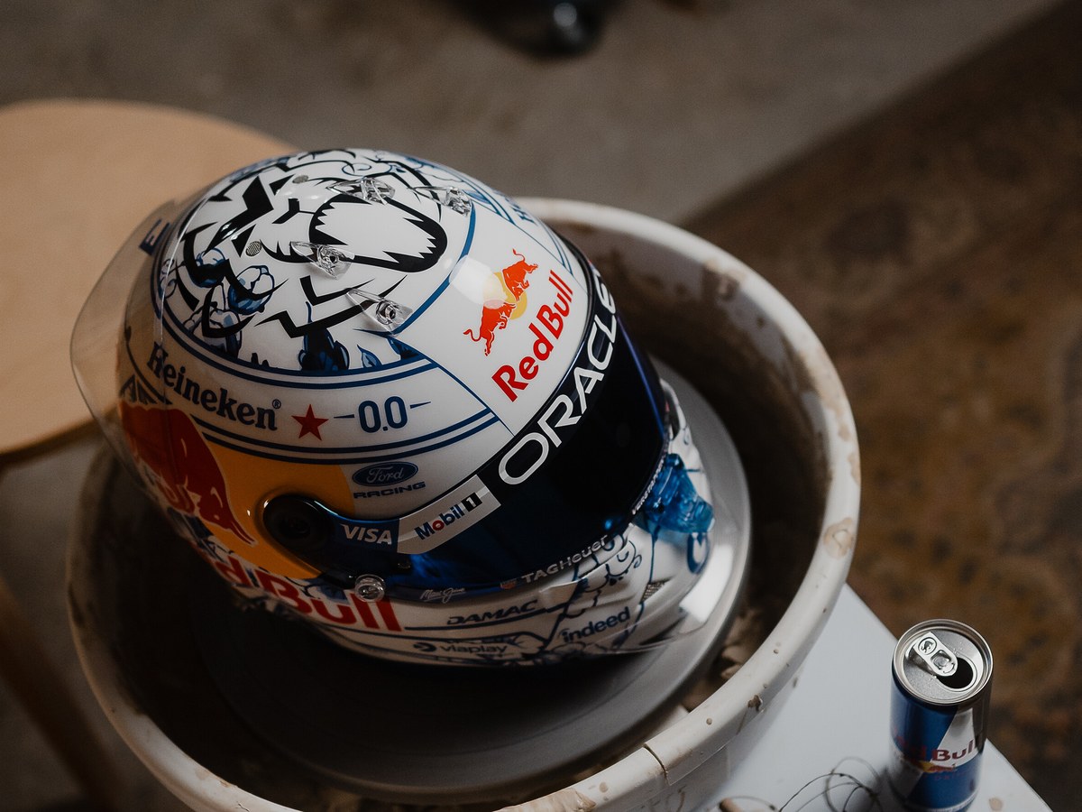 Helmet Rnd Max Verstappen Delftware helmet: Dutch 2026 | Helmet Archive